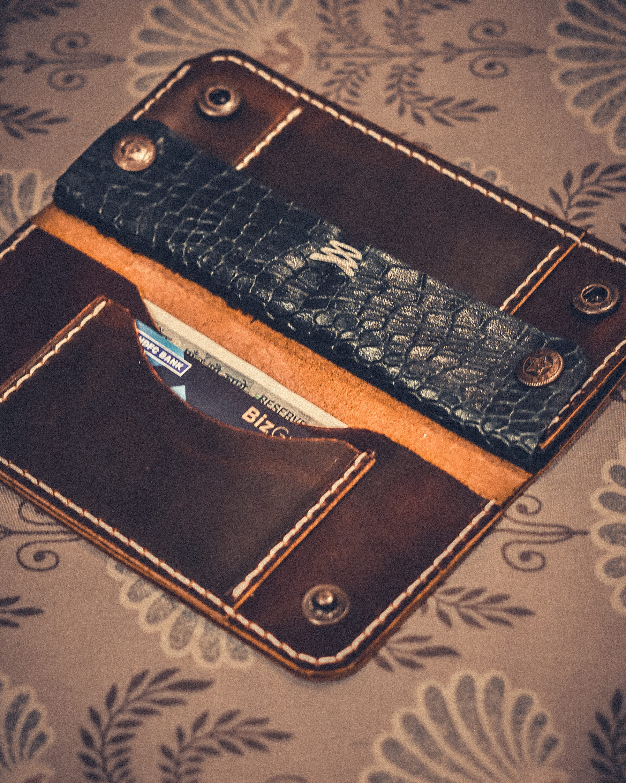 Monami Unisex Long Bi-Fold Wallet