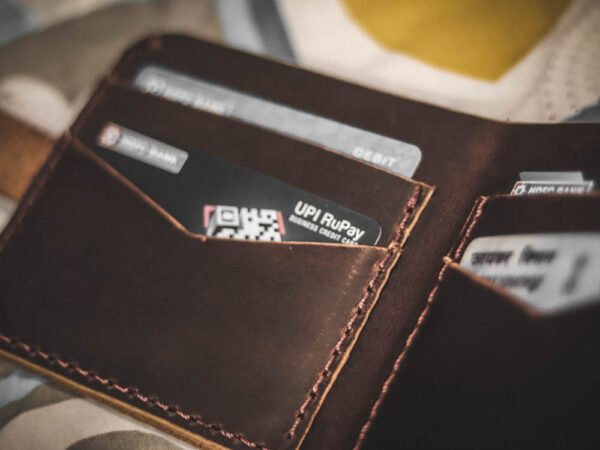 Fray Wallet Frye Bifold Wallet - Glorious Maidens Pirate