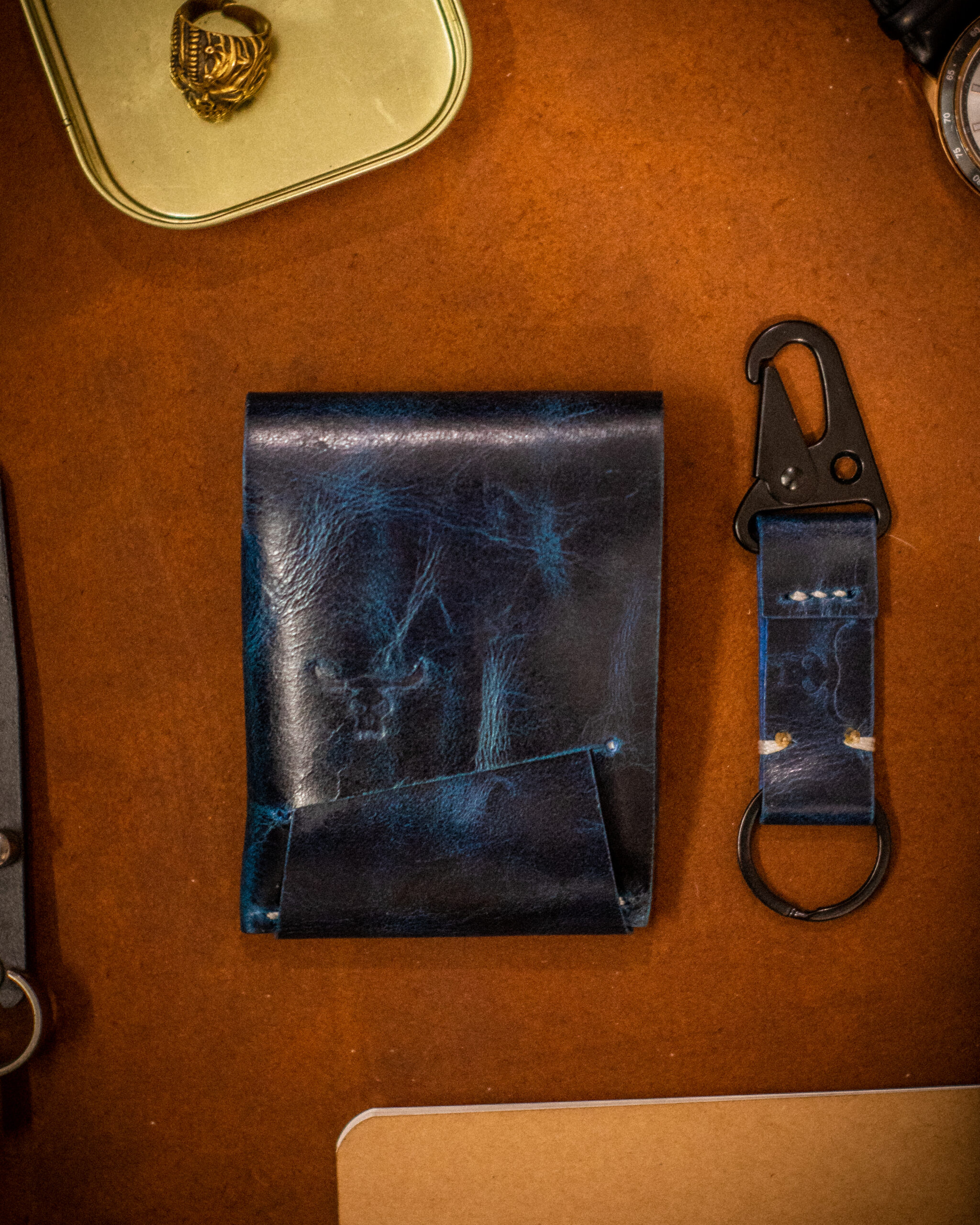 Thunderbolt Trifold Tucker & Keychain Combo