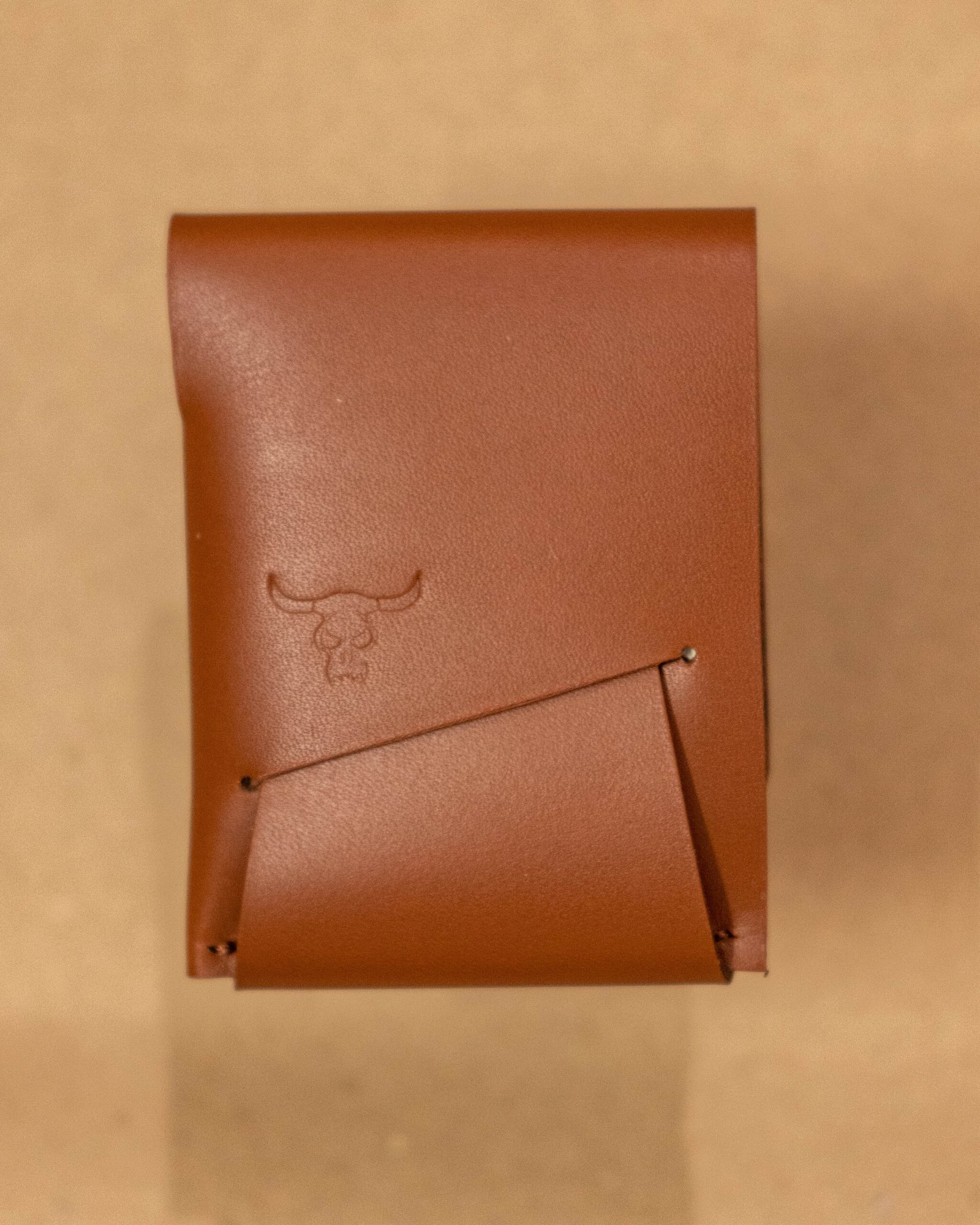 Majestic Tan Trifold Tucker